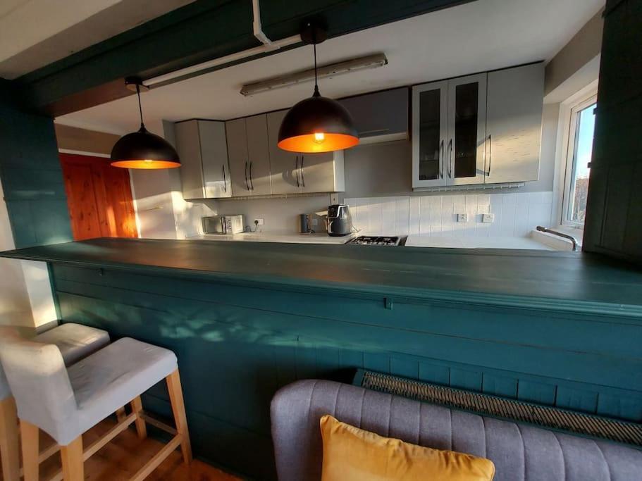 2 Bed Flat, Bounds Green, Piccadilly Line, London N11 ภายนอก รูปภาพ