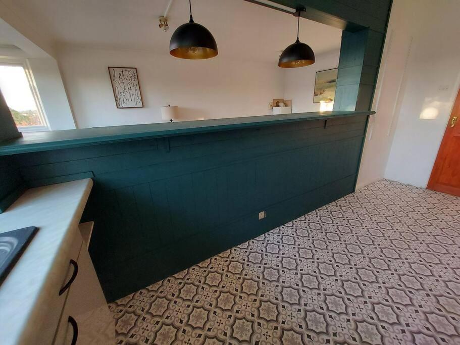 2 Bed Flat, Bounds Green, Piccadilly Line, London N11 ภายนอก รูปภาพ