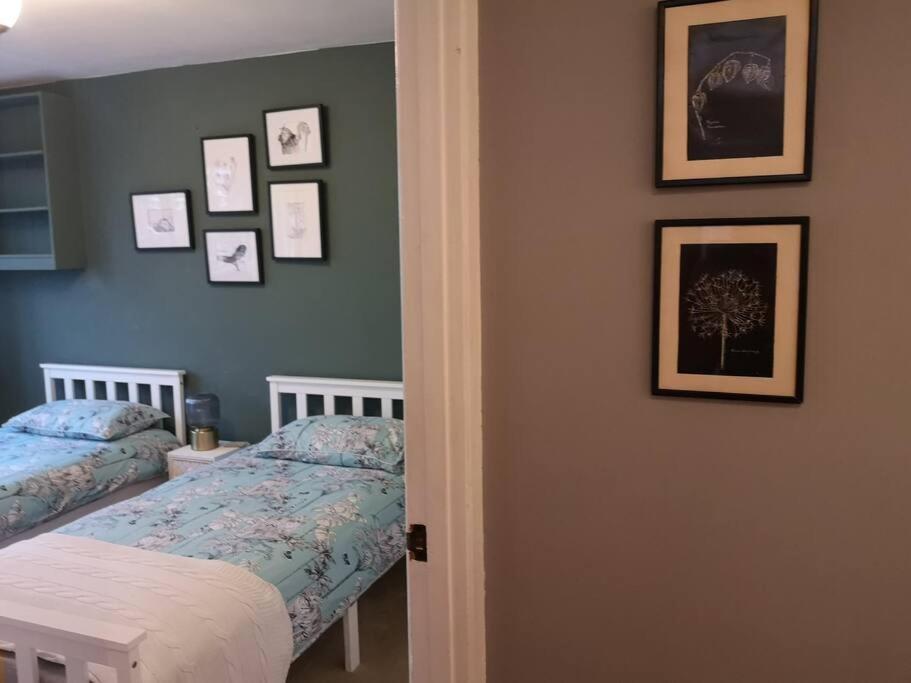 2 Bed Flat, Bounds Green, Piccadilly Line, London N11 ภายนอก รูปภาพ