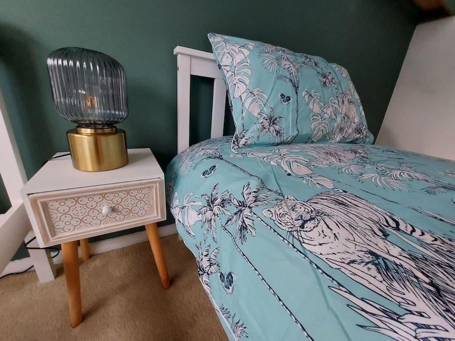 2 Bed Flat, Bounds Green, Piccadilly Line, London N11 ภายนอก รูปภาพ